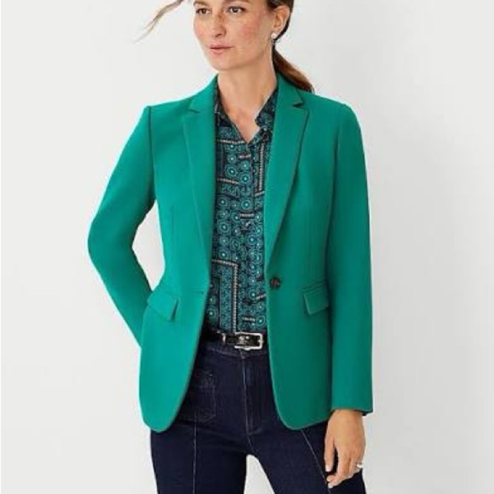 Ann Taylor 	
The Long One Button Fitted Blazer